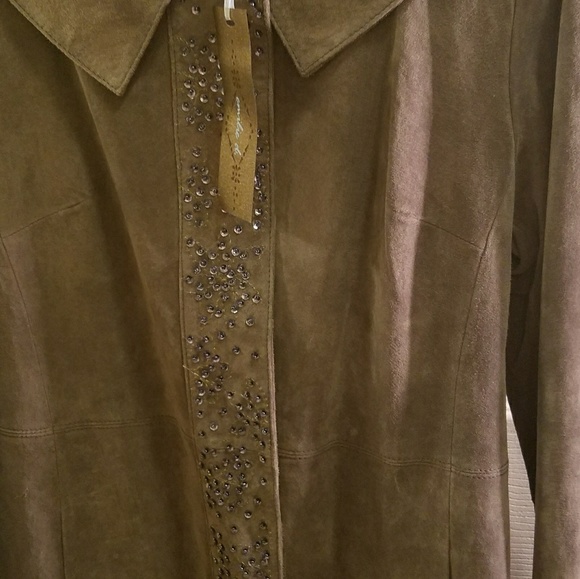 Lady's coat - Picture 3 of 4